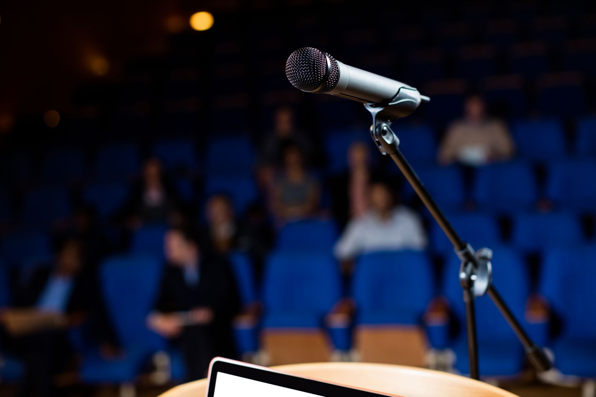 Exploring the Different Types of Academic Conferences: Presencial, Hybrid, and Virtual