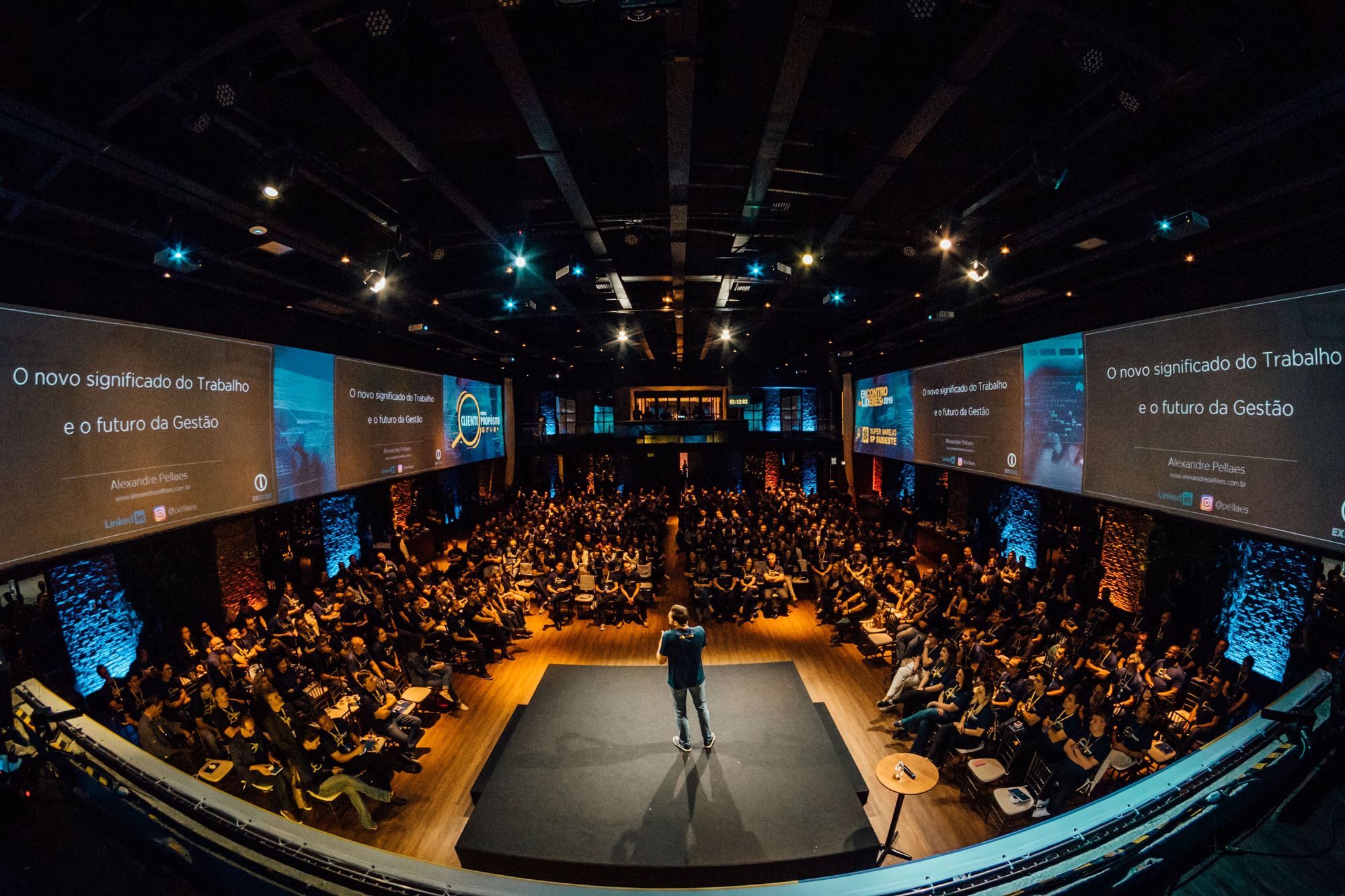 Cómo redactar un gran discurso de clausura para una conferencia científica